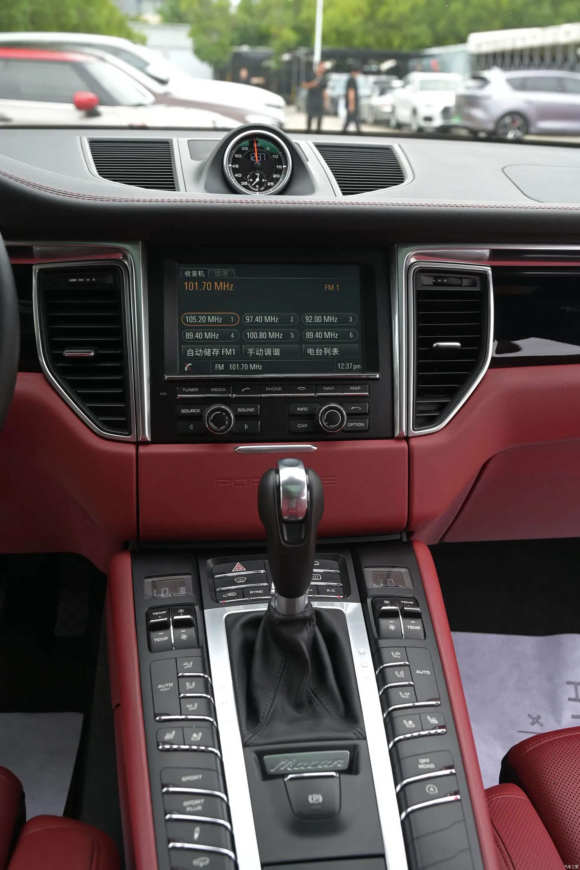 Porsche Macan, 2015 10
