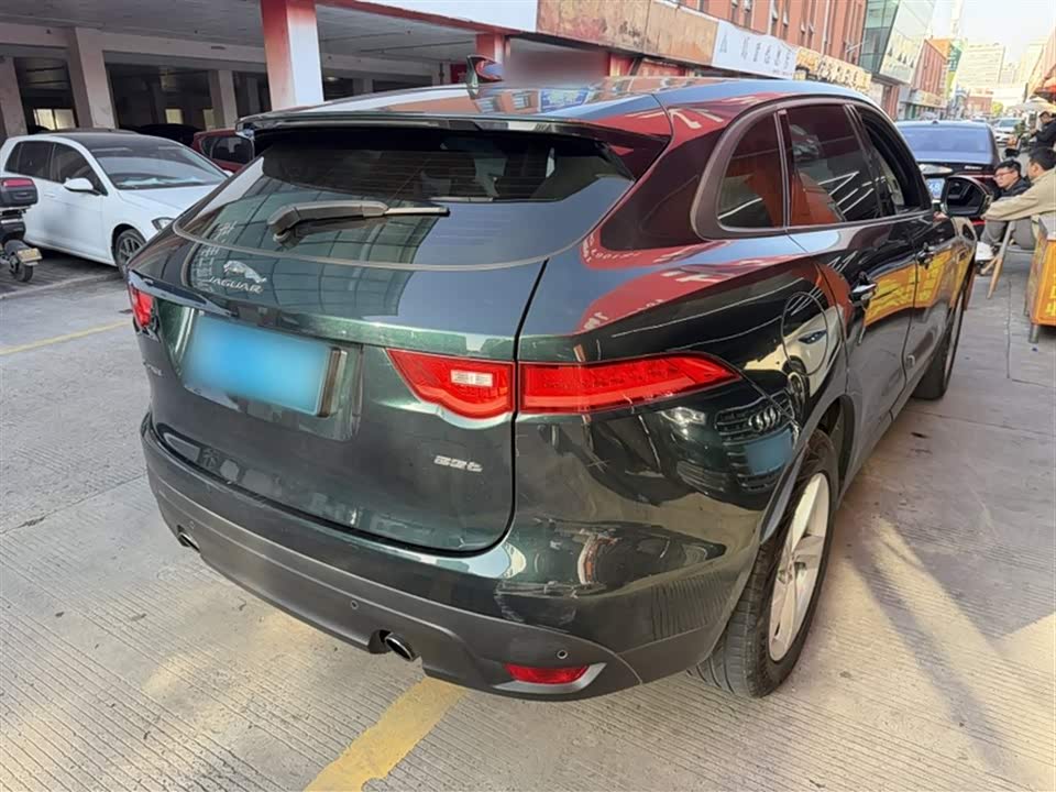 Jaguar F-PACE