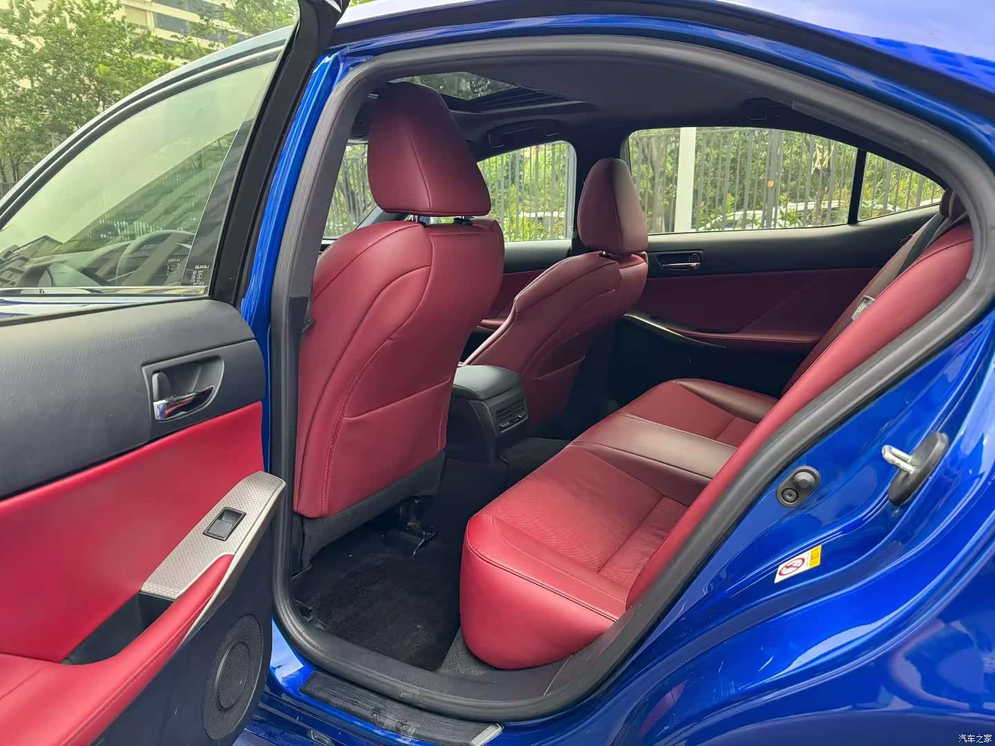 Lexus IS, 2016 6