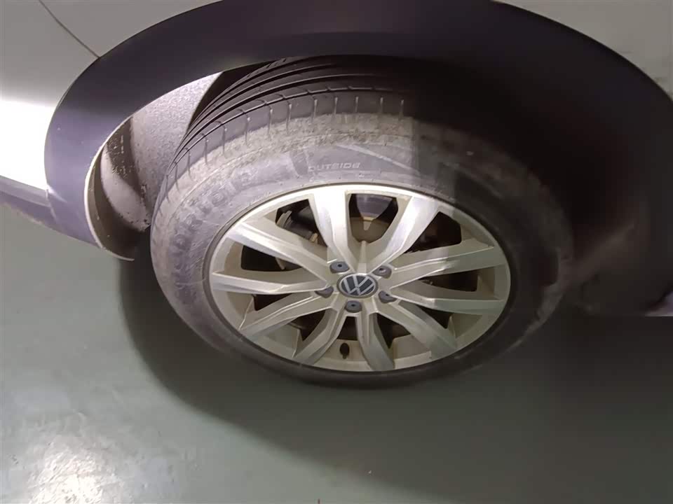 Volkswagen T-ROC exploring Songs