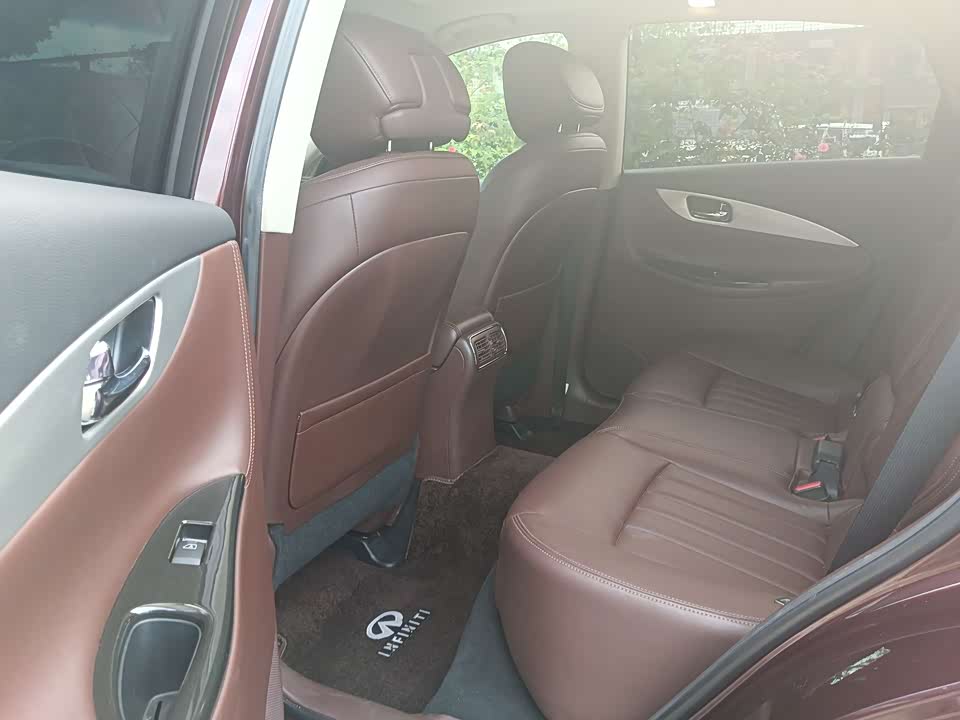 Infiniti QX50