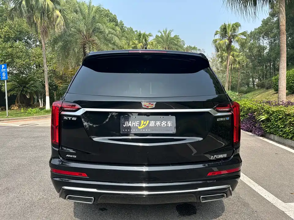 Cadillac XT6