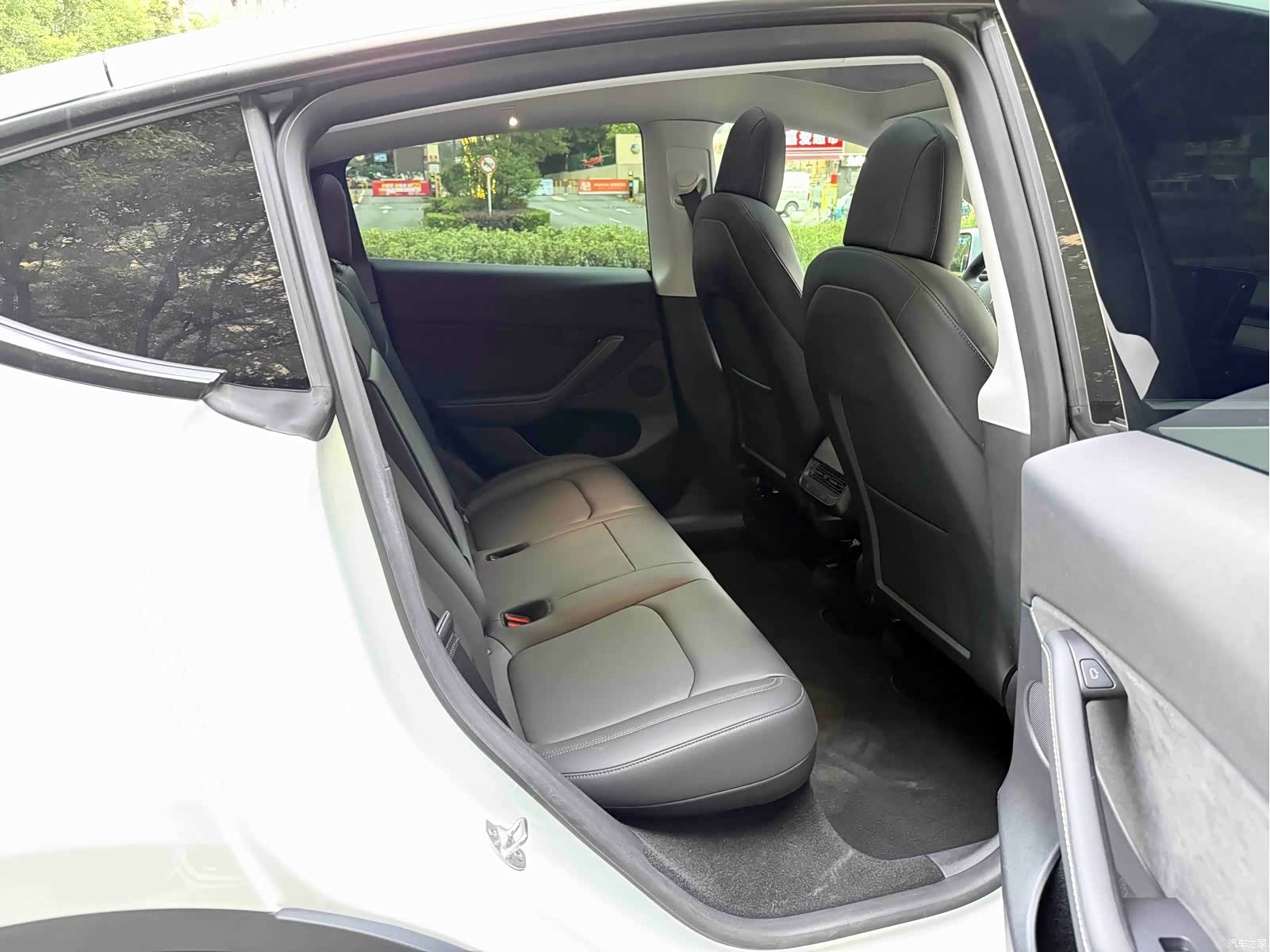 Tesla Model Y, 2021 12