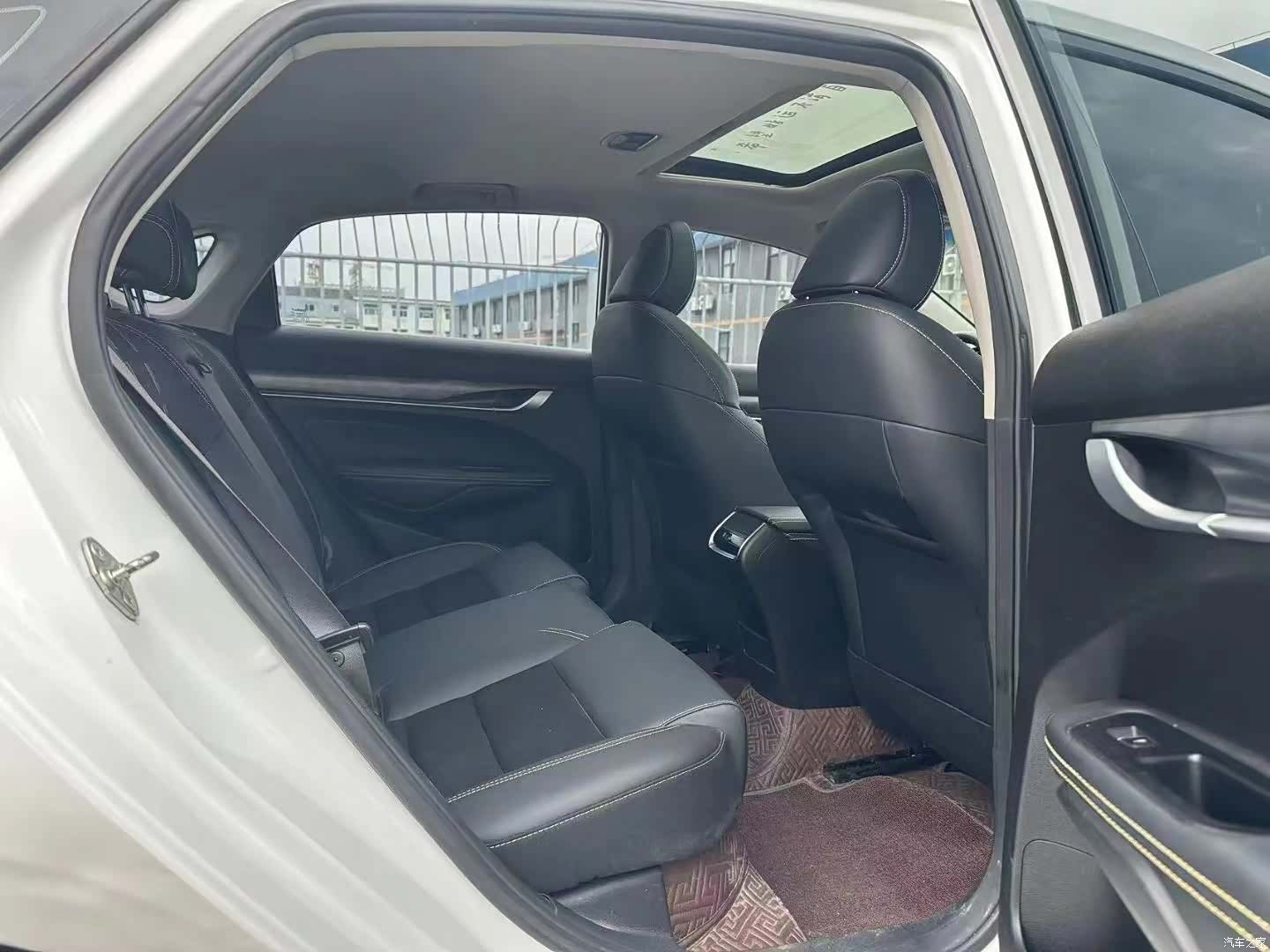 Geely Binray, 2022 6