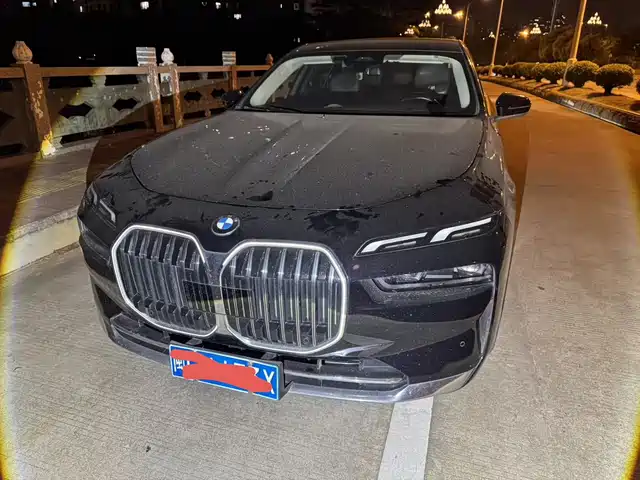 BMW 7-Series 2023 — купить из Китая под заказ