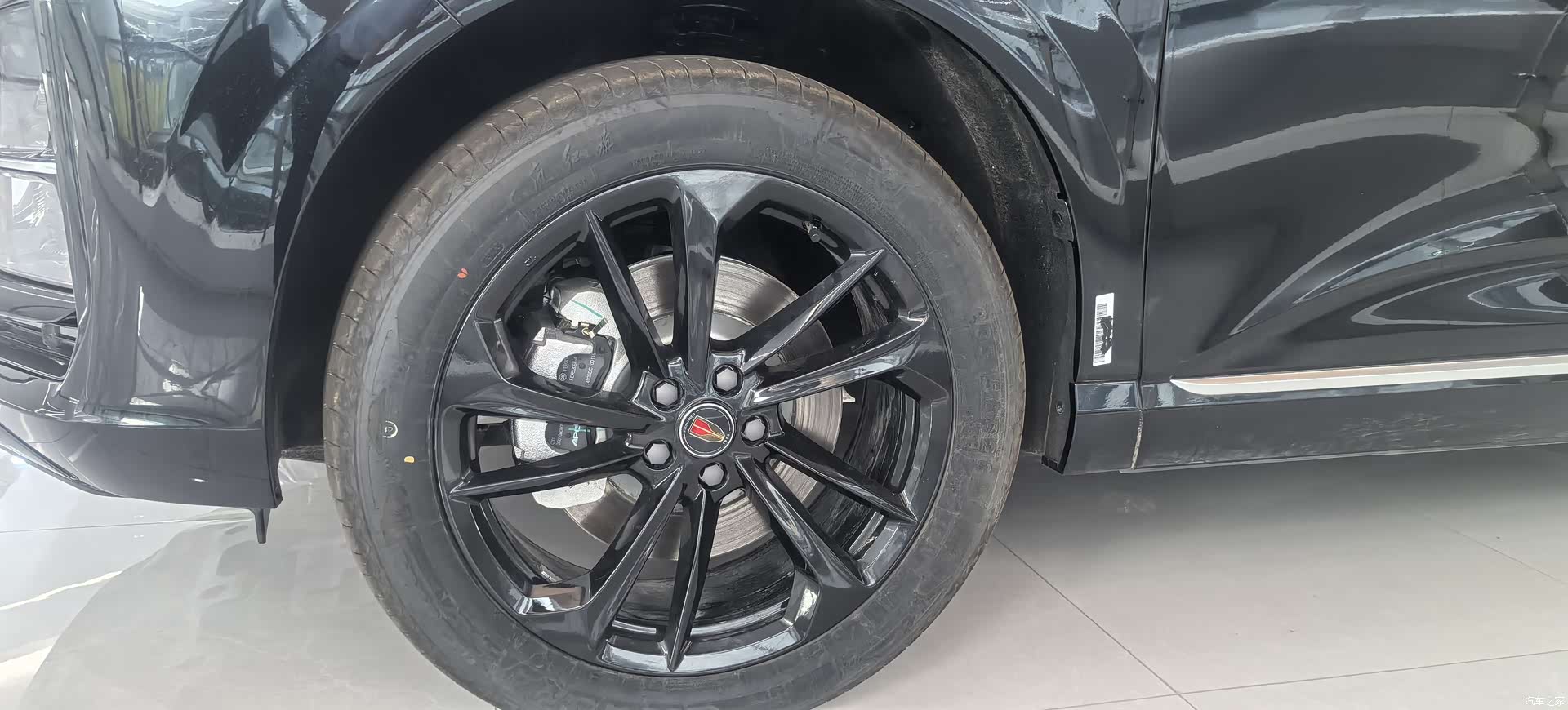 Hongqi HS3, 2026 10