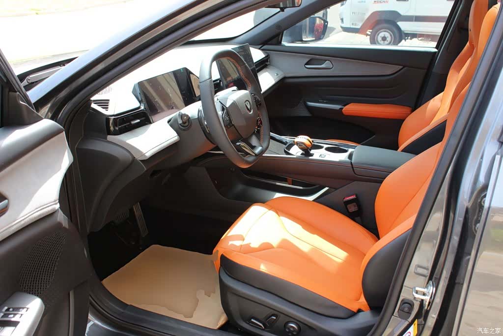 Changan UNI-V, 2025 11