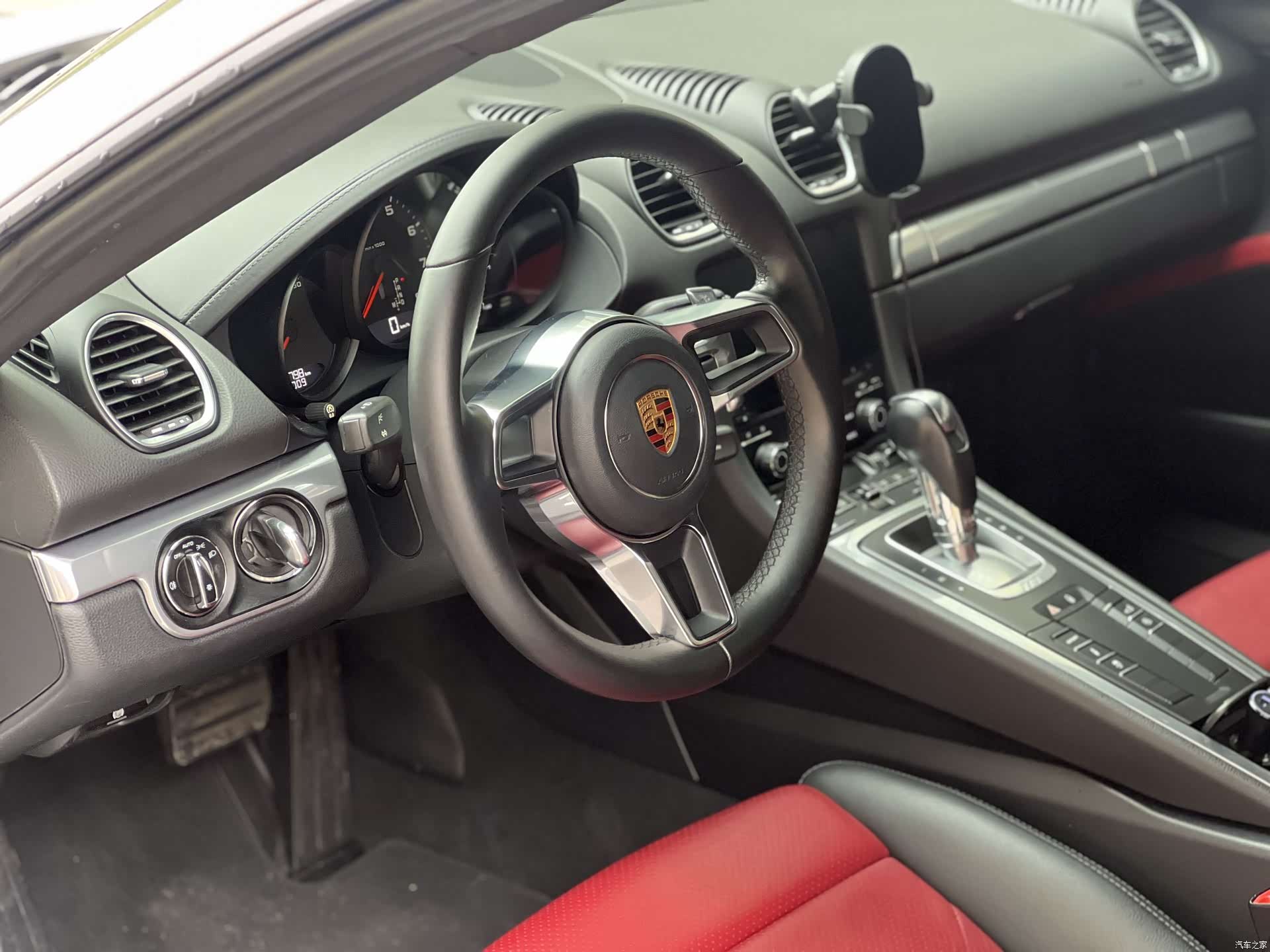 Porsche Cayman, 2017 4