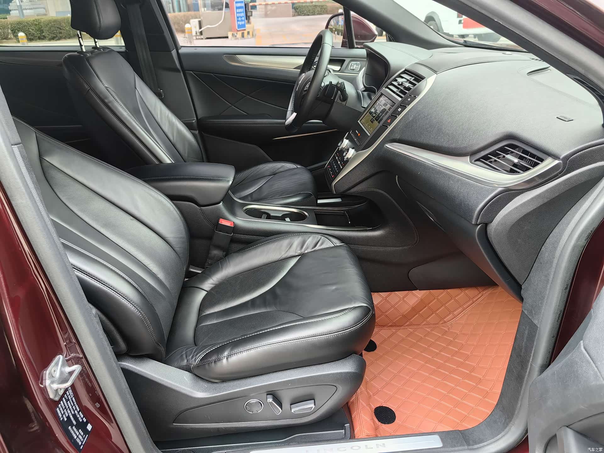 Lincoln MKC, 2018 11