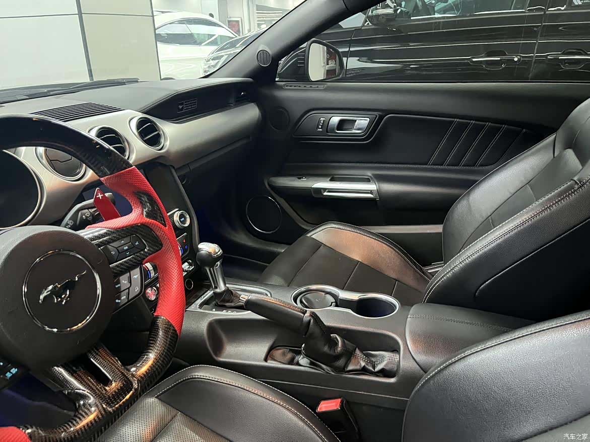 Ford Mustang, 2020 11