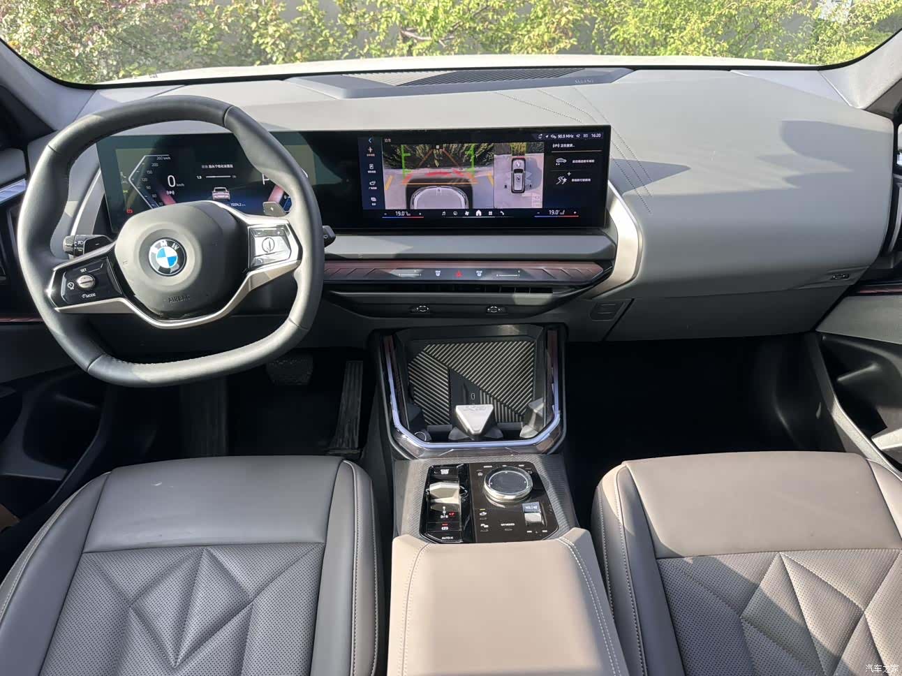BMW X3, 2025 все фото