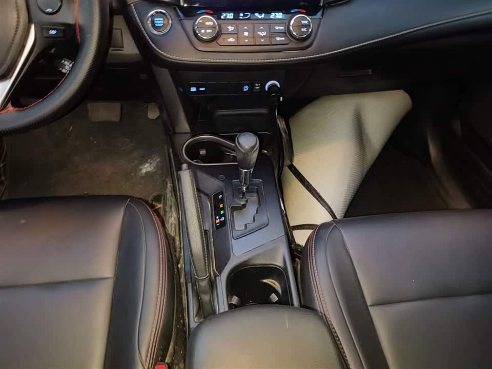 Toyota RAV4 Rongfang