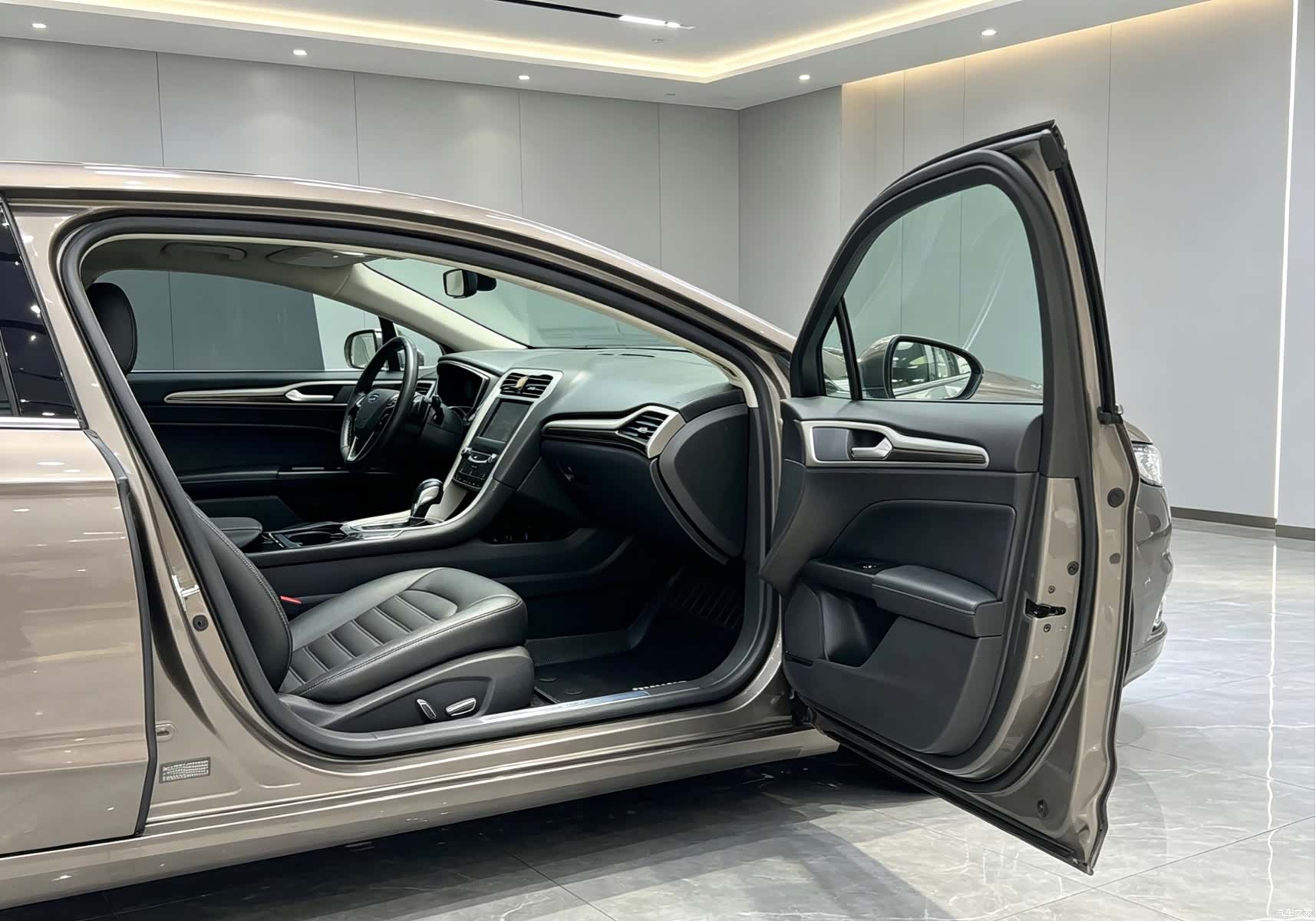 Ford Mondeo, 2014 7