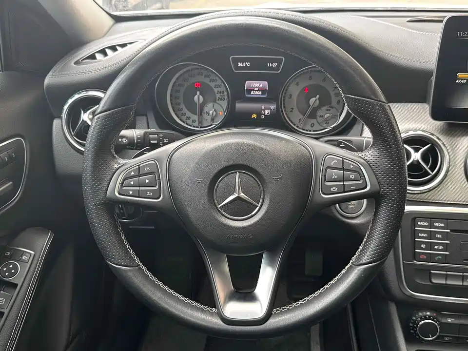 Mercedes-Benz GLA Mercedes-Benz GLA