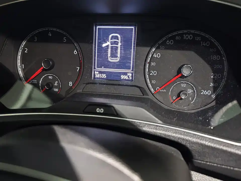 Volkswagen T-ROC exploring Songs