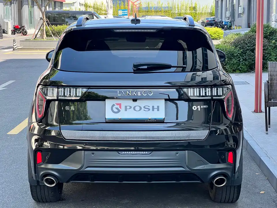 Lynk & Co 01