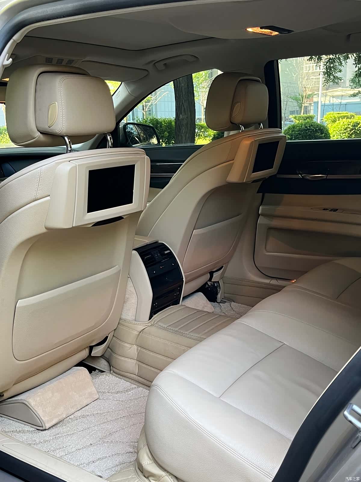 BMW 7 Series, 2011 13