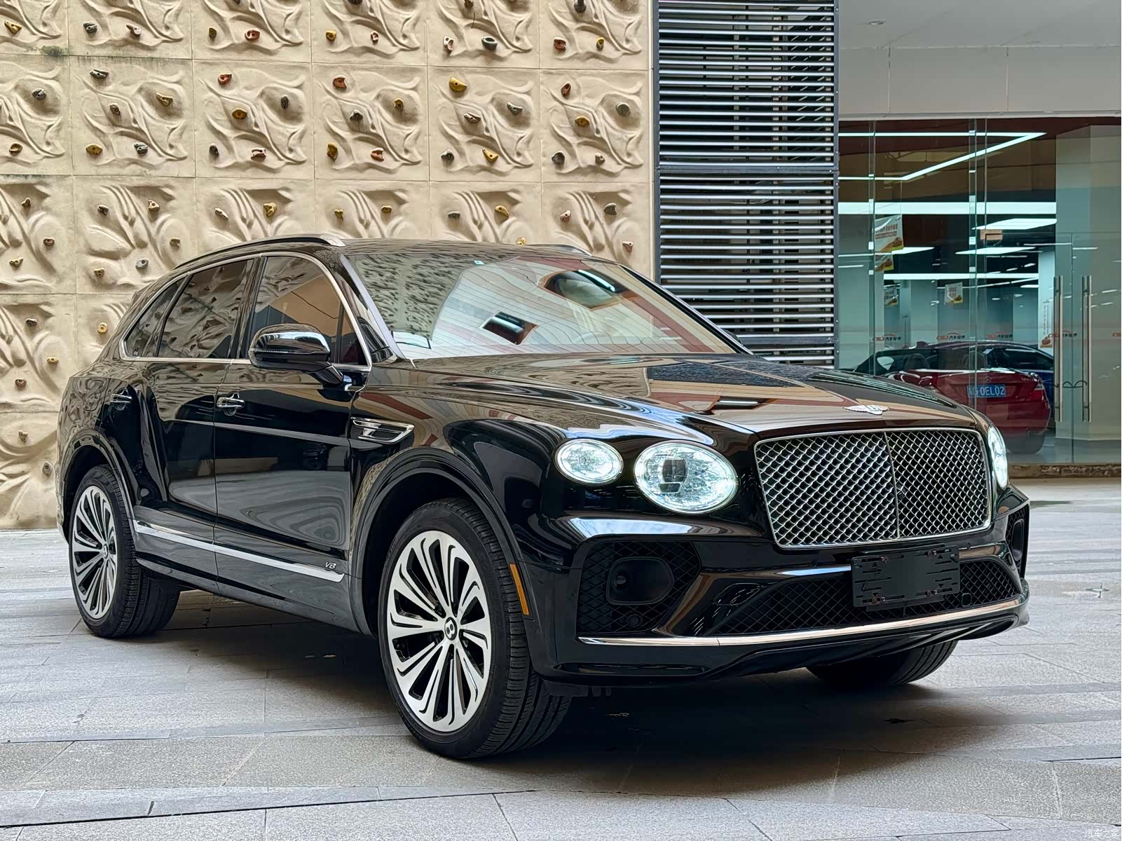 Bentley Bentayga, 2022 3