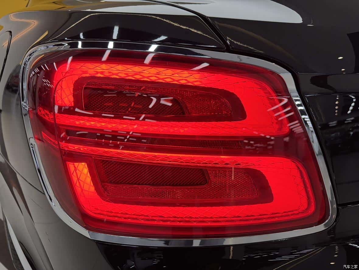 Bentley Flying Spur, 2023 24