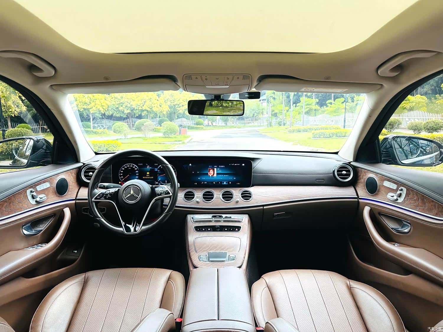 Mercedes-Benz E-Class, 2022 11