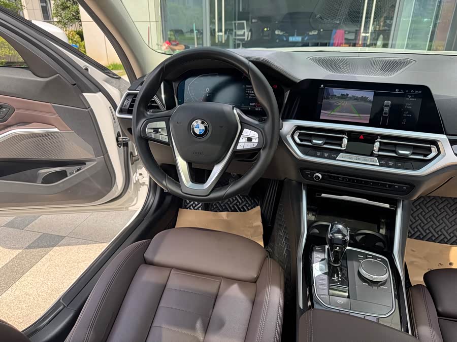 BMW 3 Series 2019, фото 12