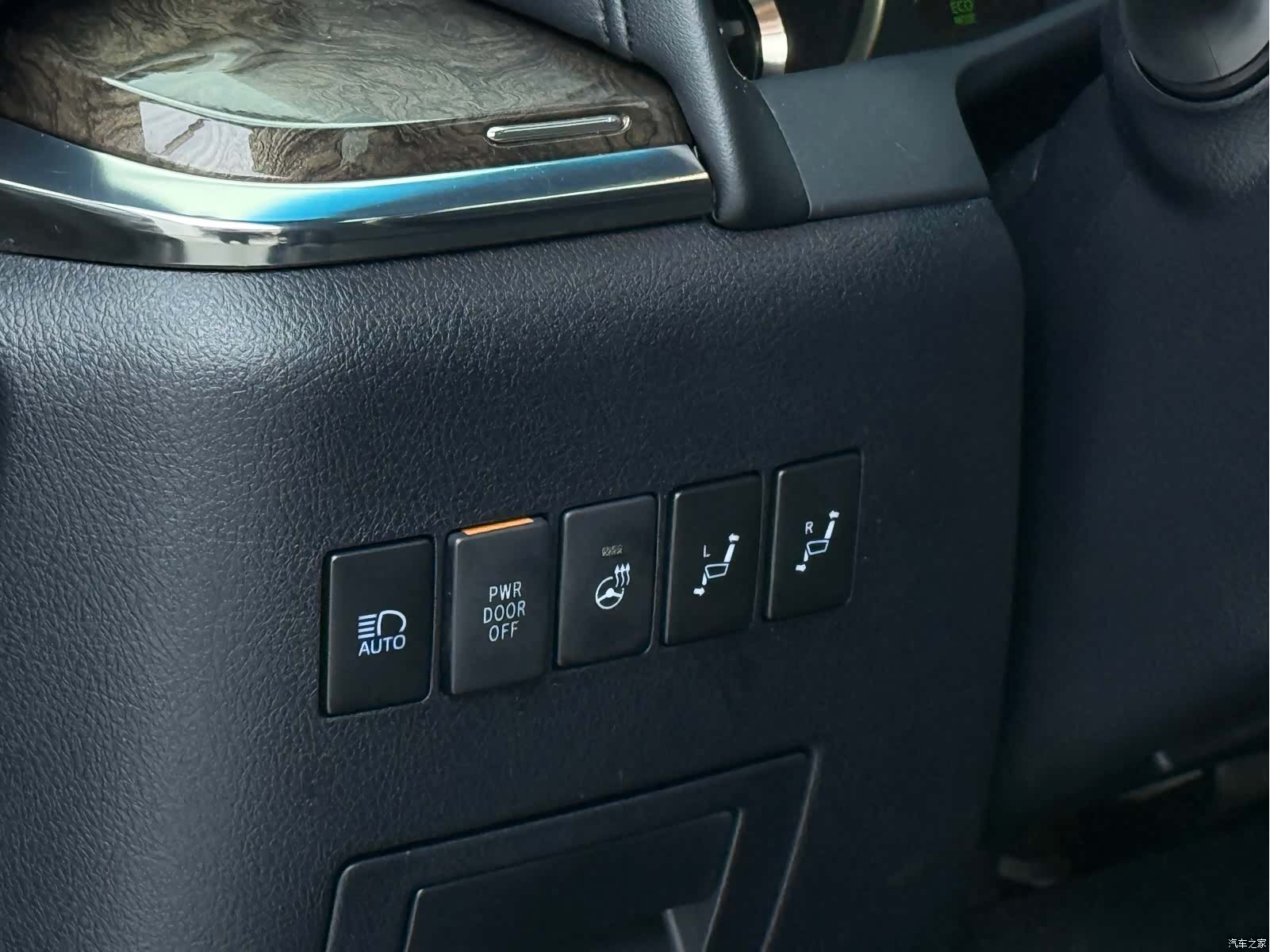 Toyota Vellfire, 2020 7