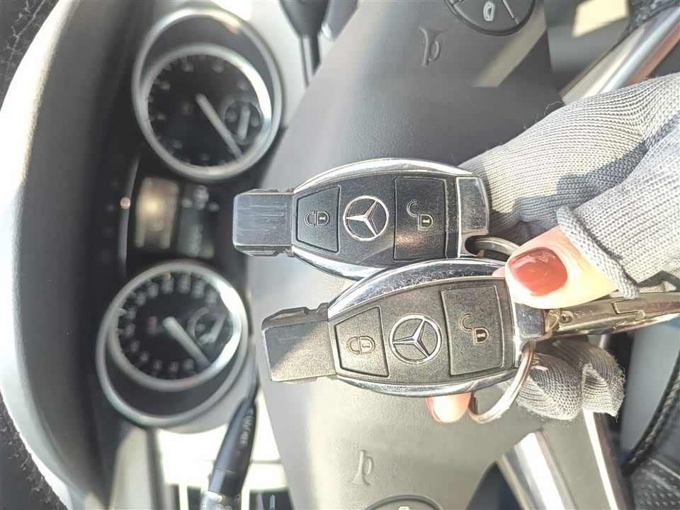 Mercedes-Benz R-class