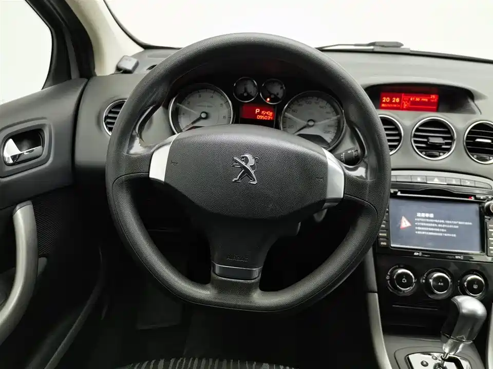 Peugeot 408
