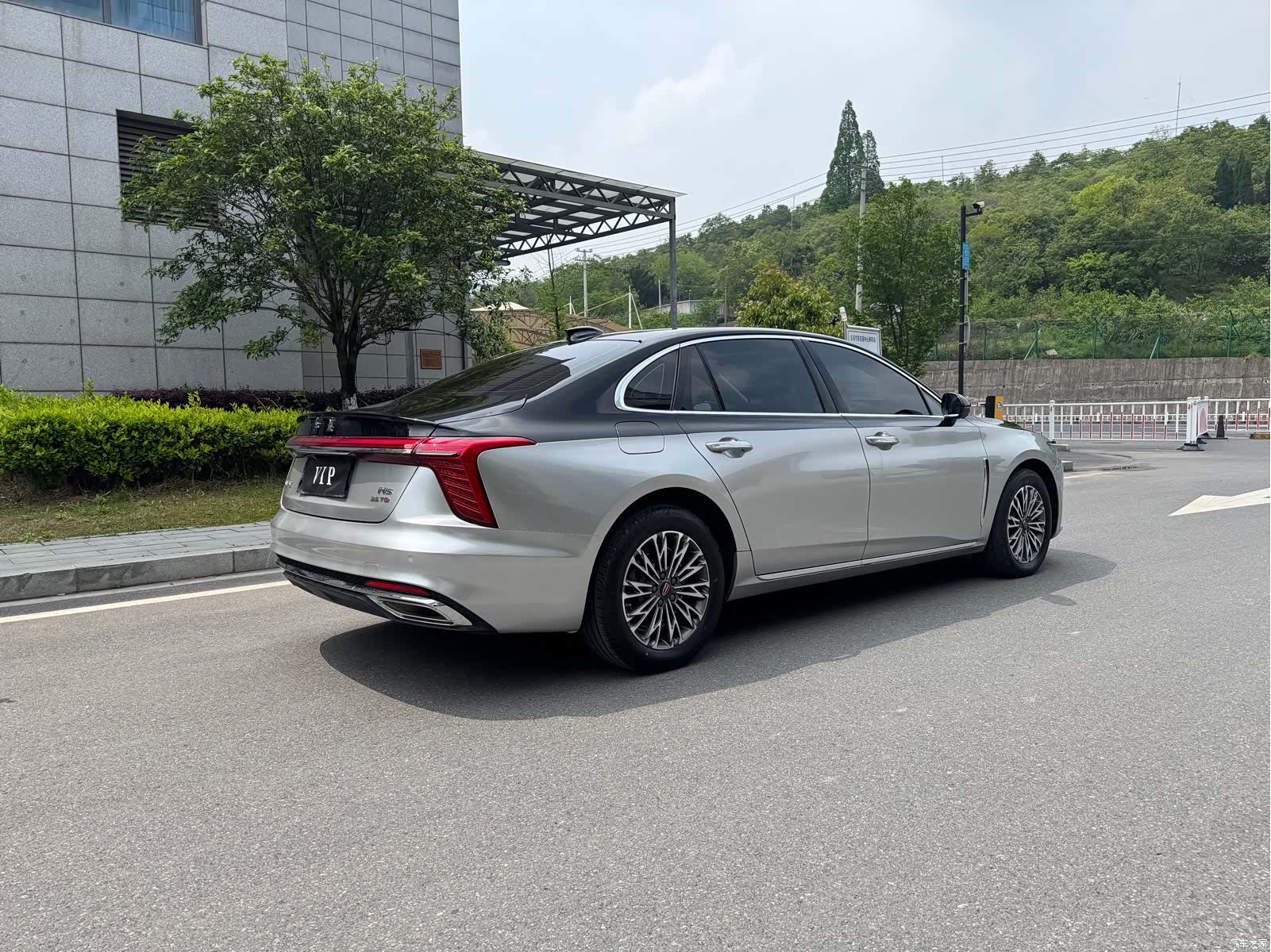 Hongqi H5, 2024 все фото