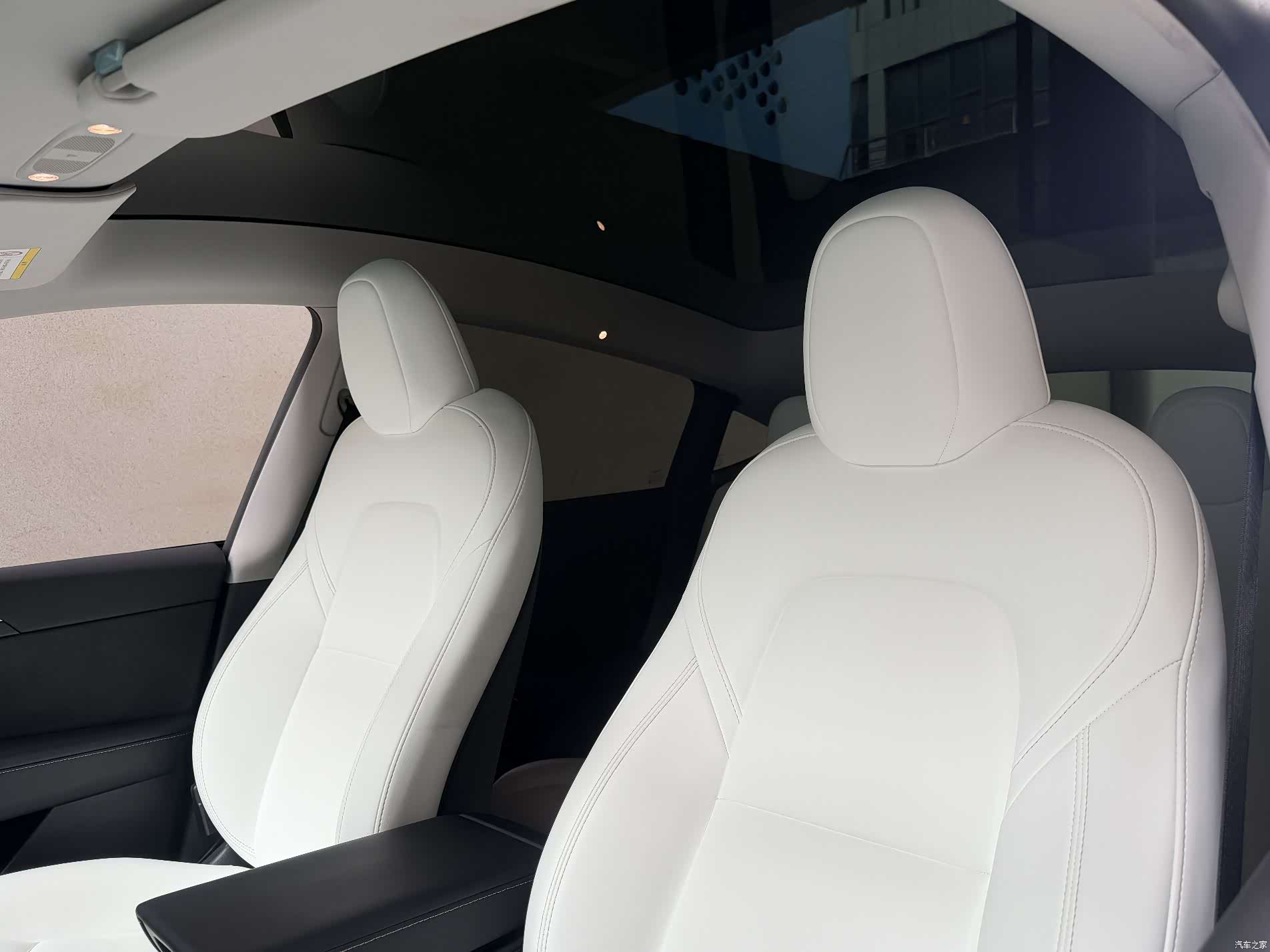 Tesla Model Y, 2023 17