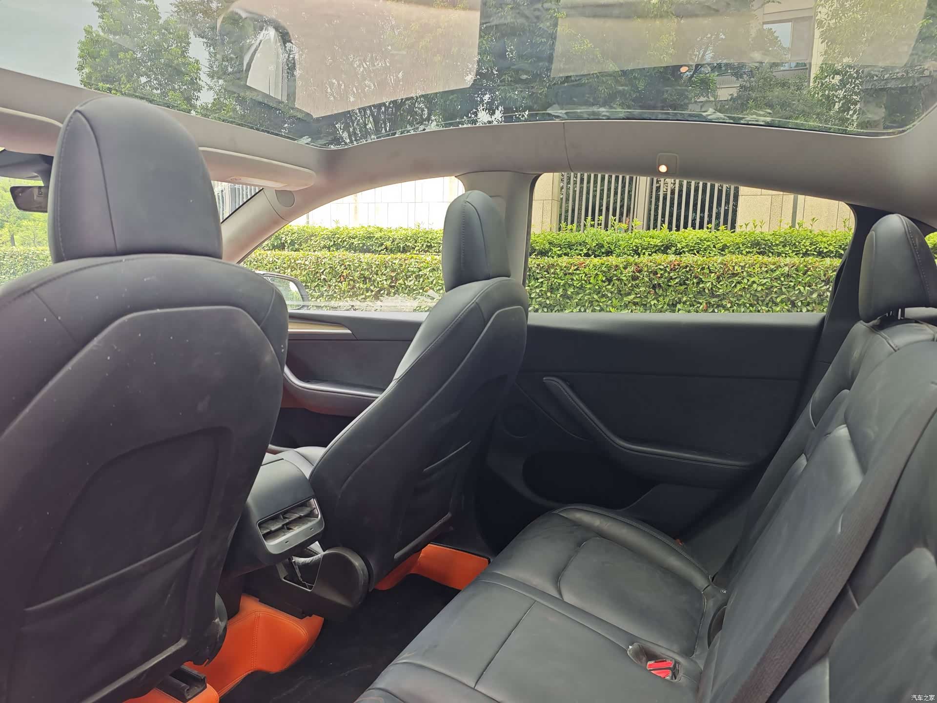 Tesla Model Y, 2022 все фото