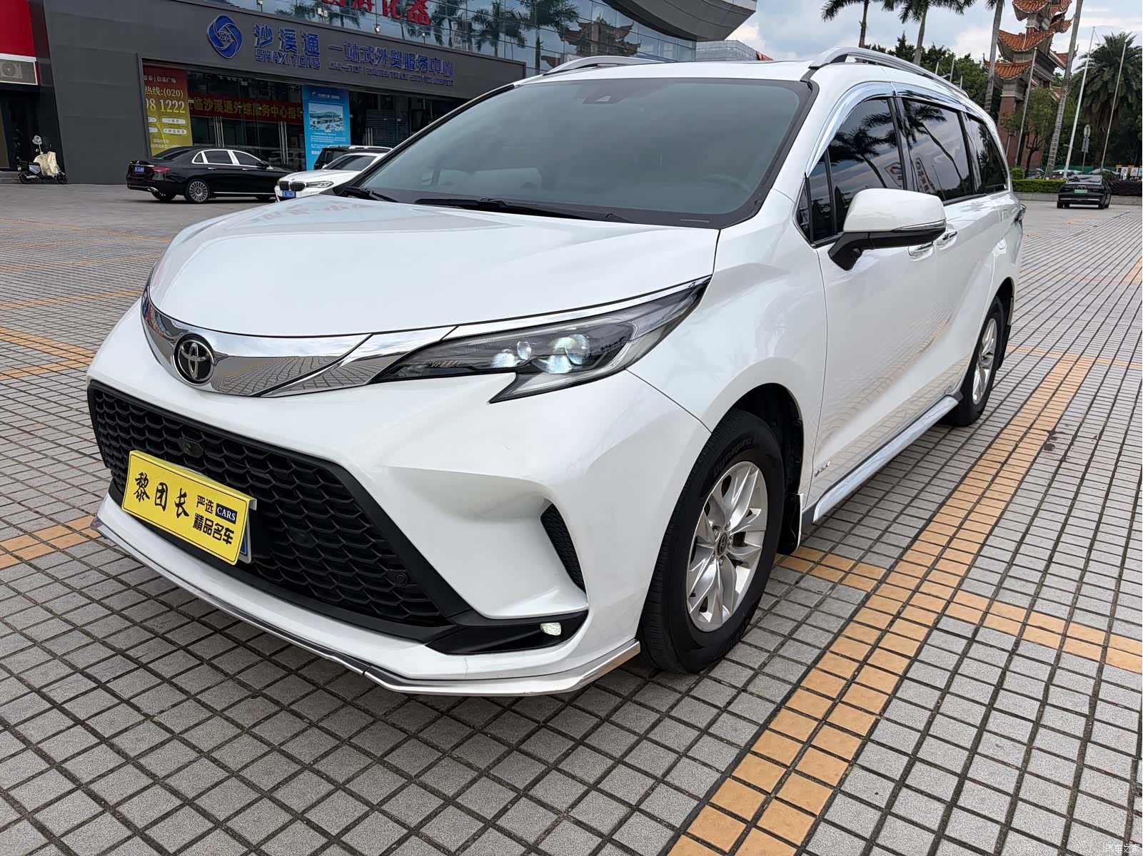 Toyota Granvia, 2024 1
