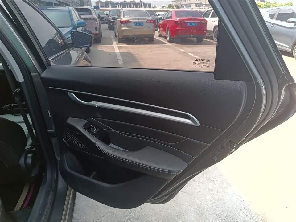 Geely Emgrand Geely Emgrand