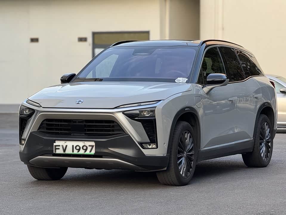 NIO ES8