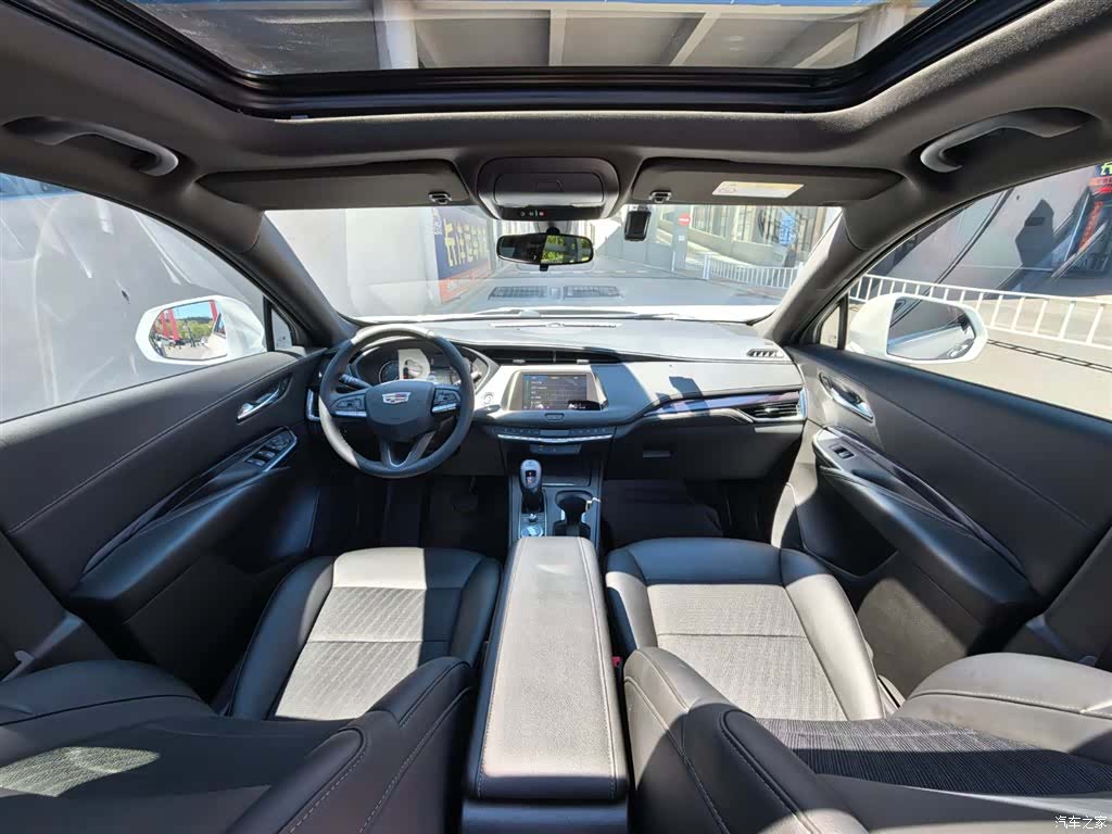 Cadillac XT4, 2022 9