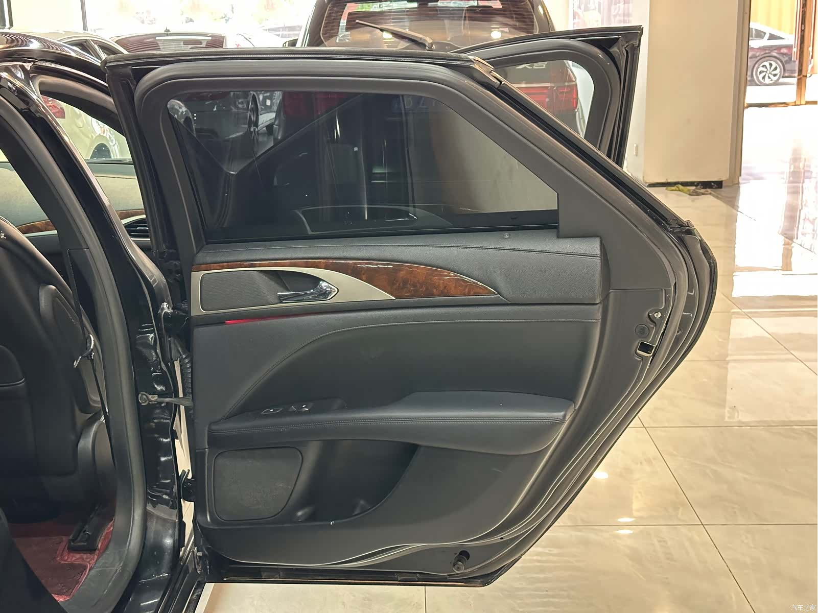 Lincoln MKZ, 2017 13