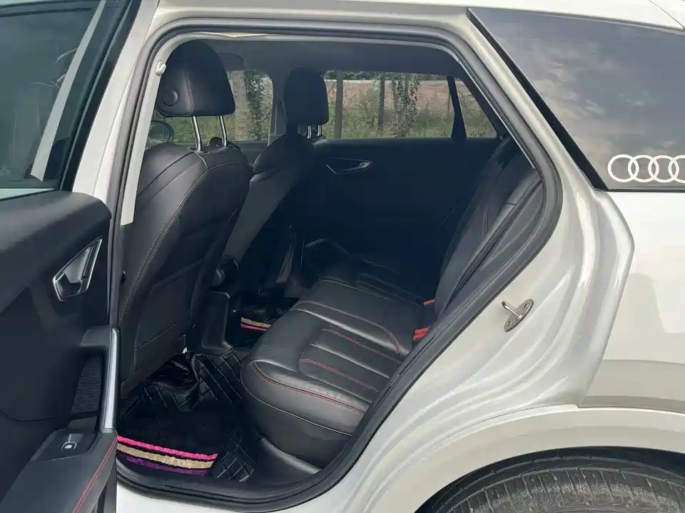 Audi Q2L Audi Q2L