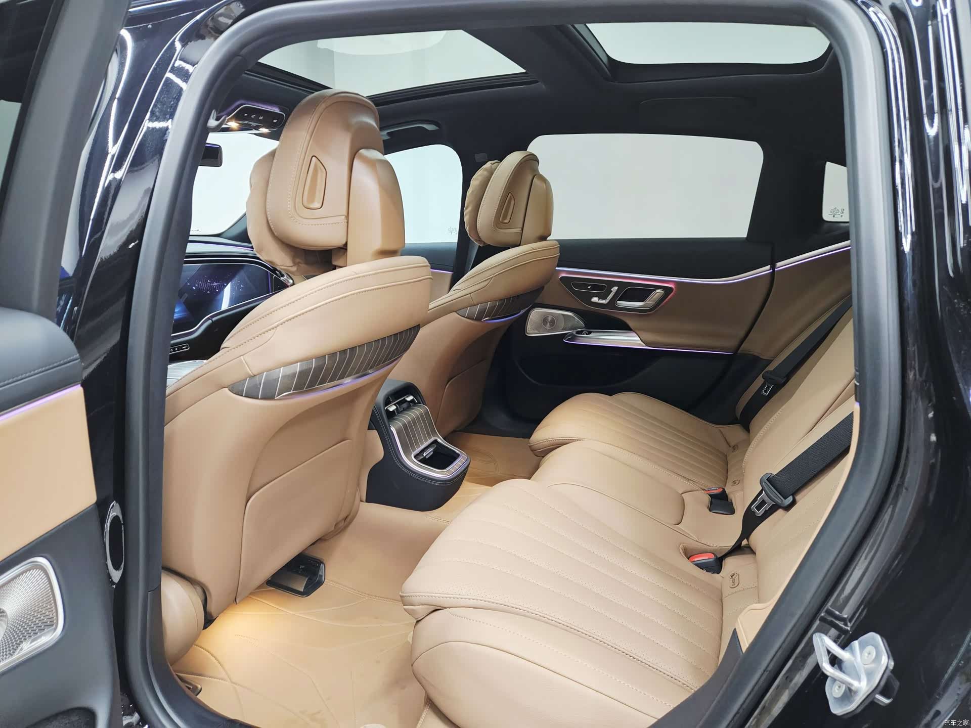 Mercedes-Benz E-Class, 2025 8