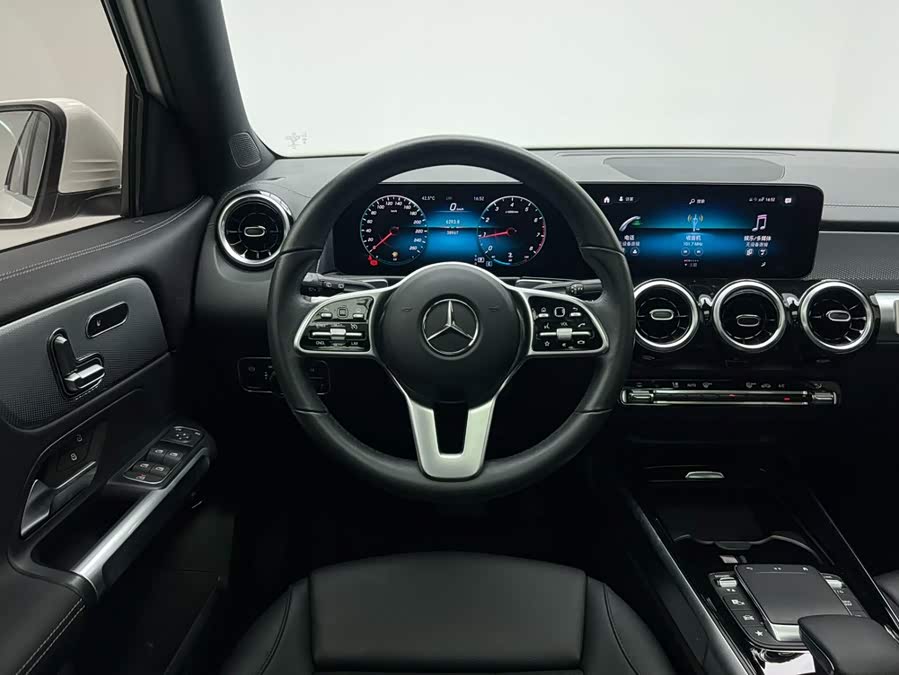 Mercedes-Benz GLB 2021, фото 18