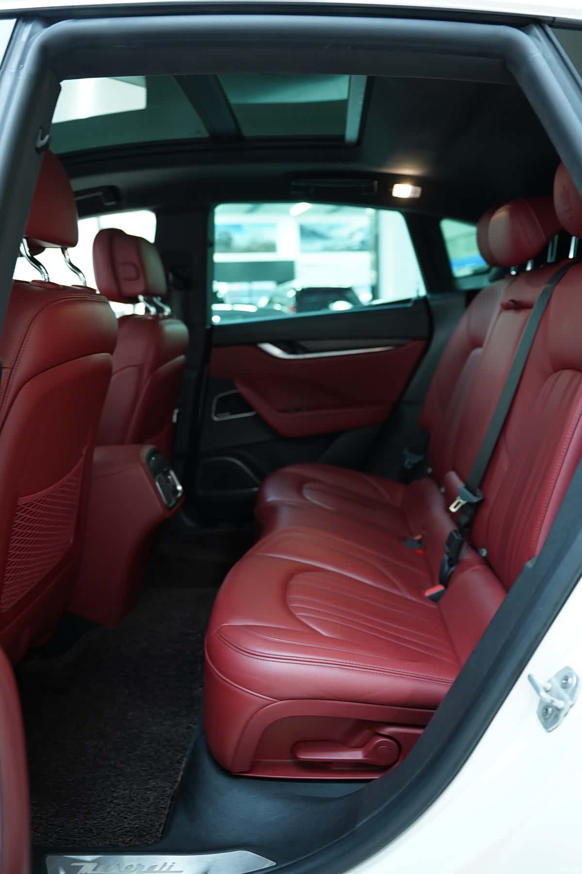 Maserati Levante, 2017 11