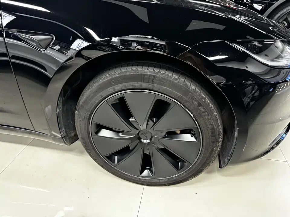 Tesla Model 3 Tesla Model 3