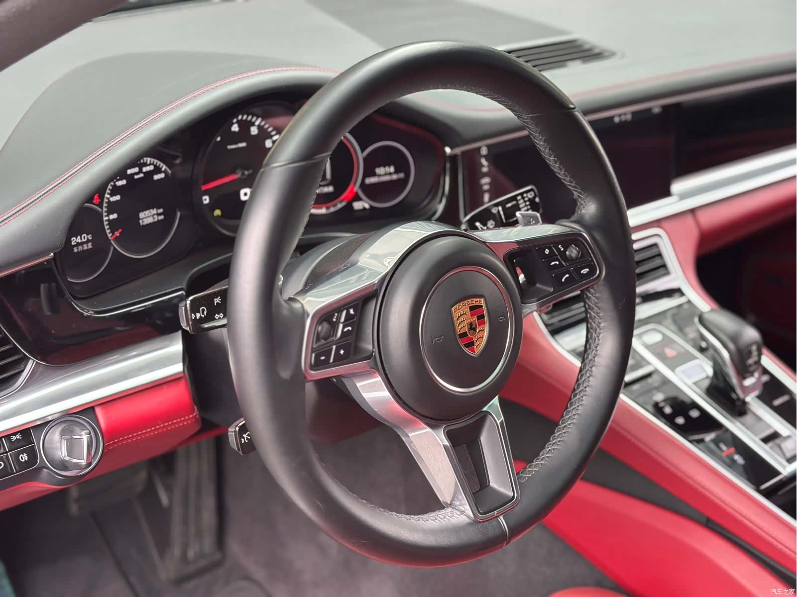Porsche Panamera, 2018 11