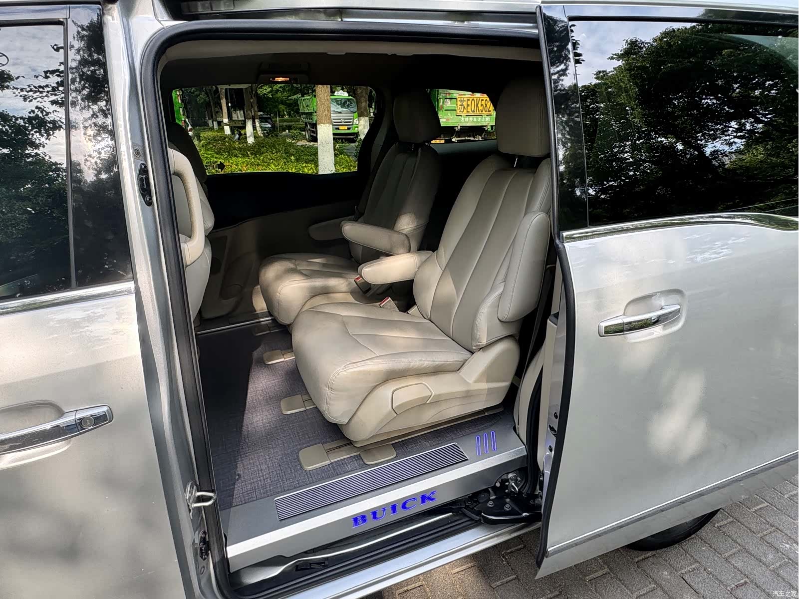 Buick GL8, 2018 8
