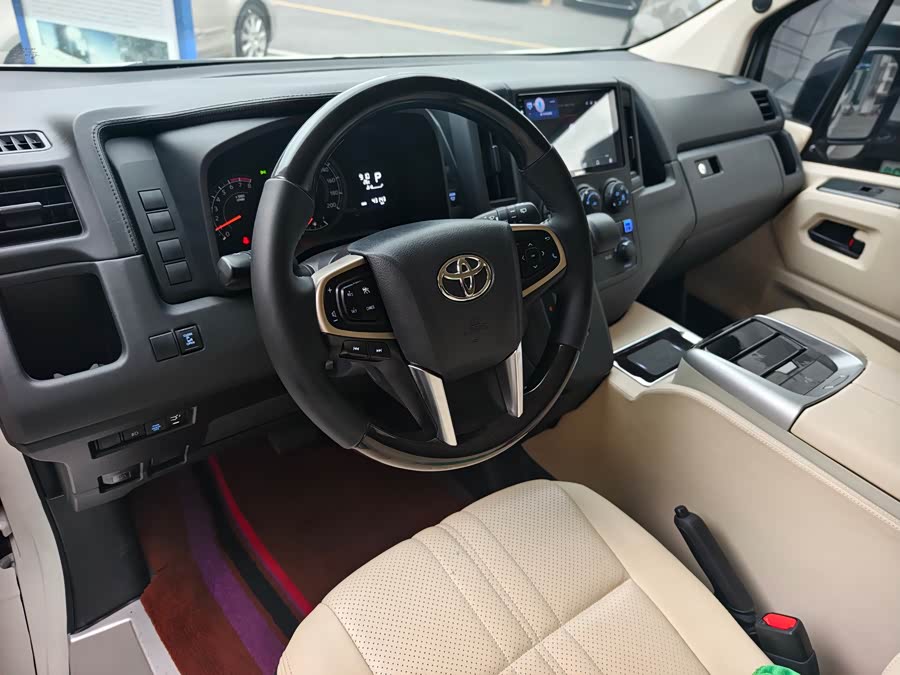 Toyota HIACE 2023, фото 5