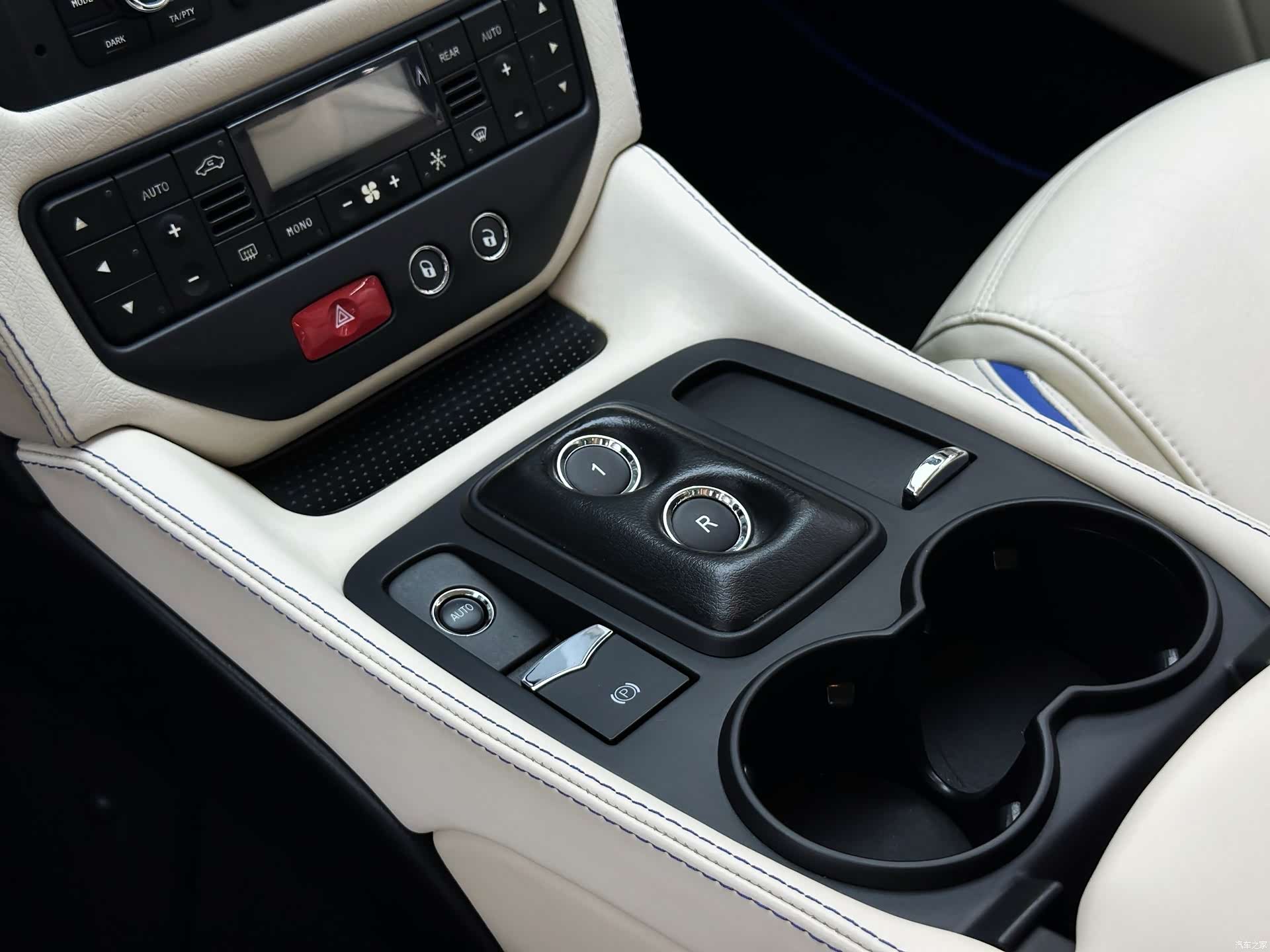 Maserati GranTurismo, 2015 23