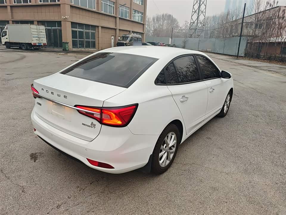 Roewe i5