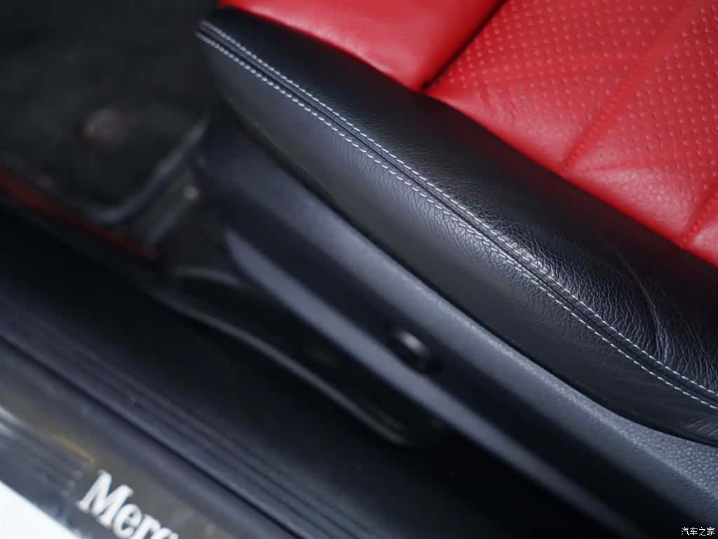 Mercedes-Benz E-Class, 2024 28
