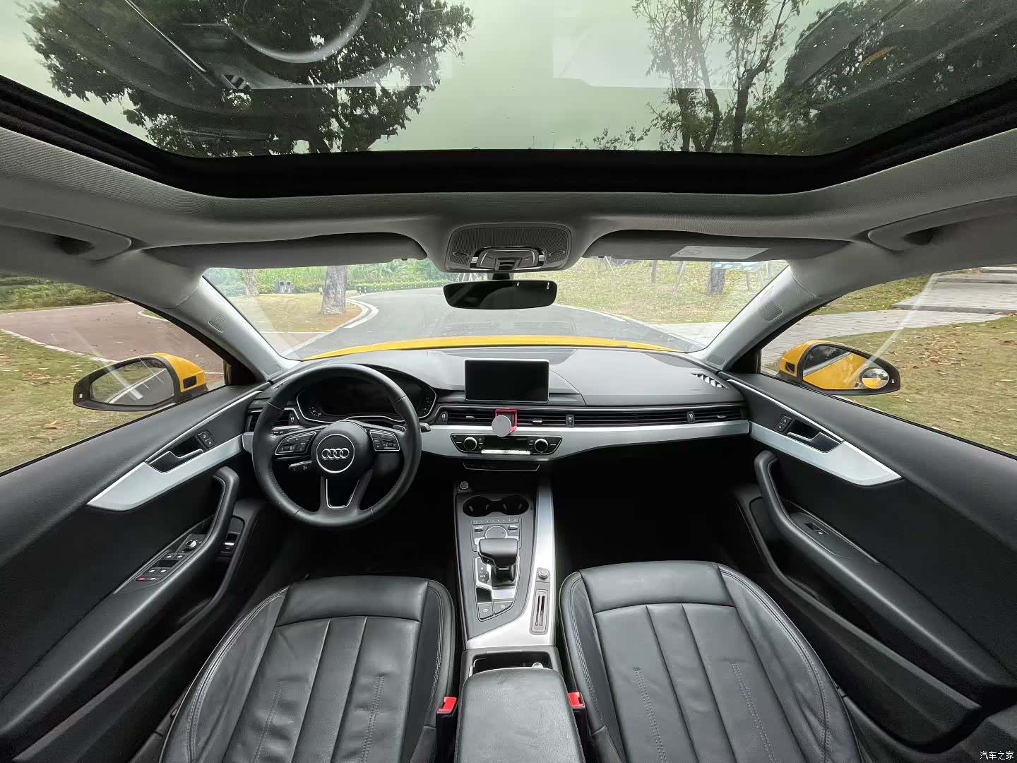 Audi A4L, 2018 все фото