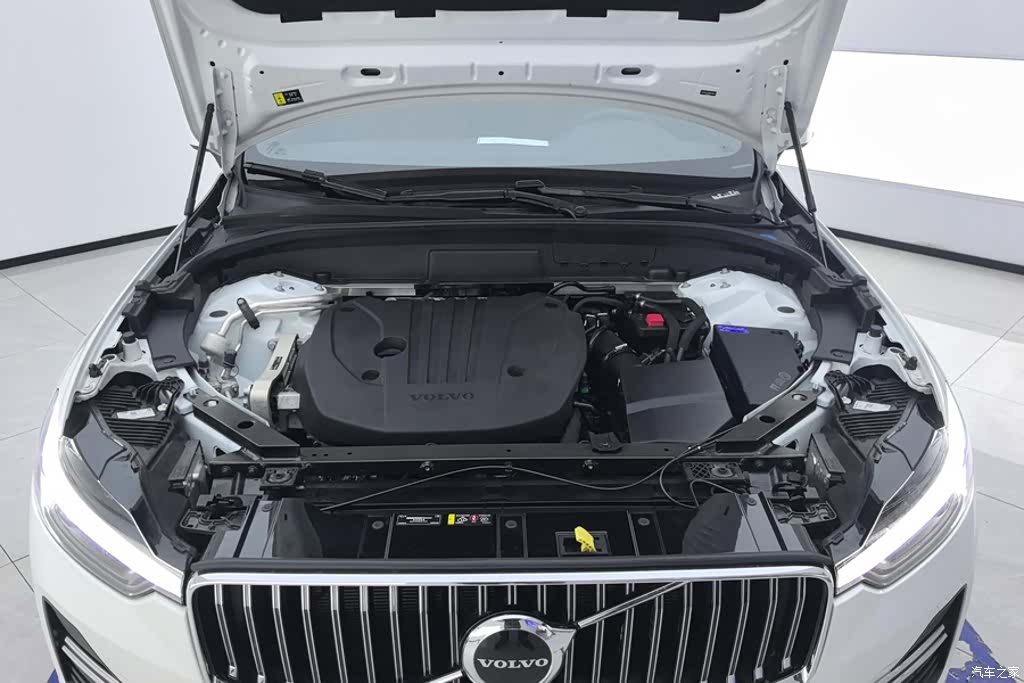 Volvo XC60, 2025 10