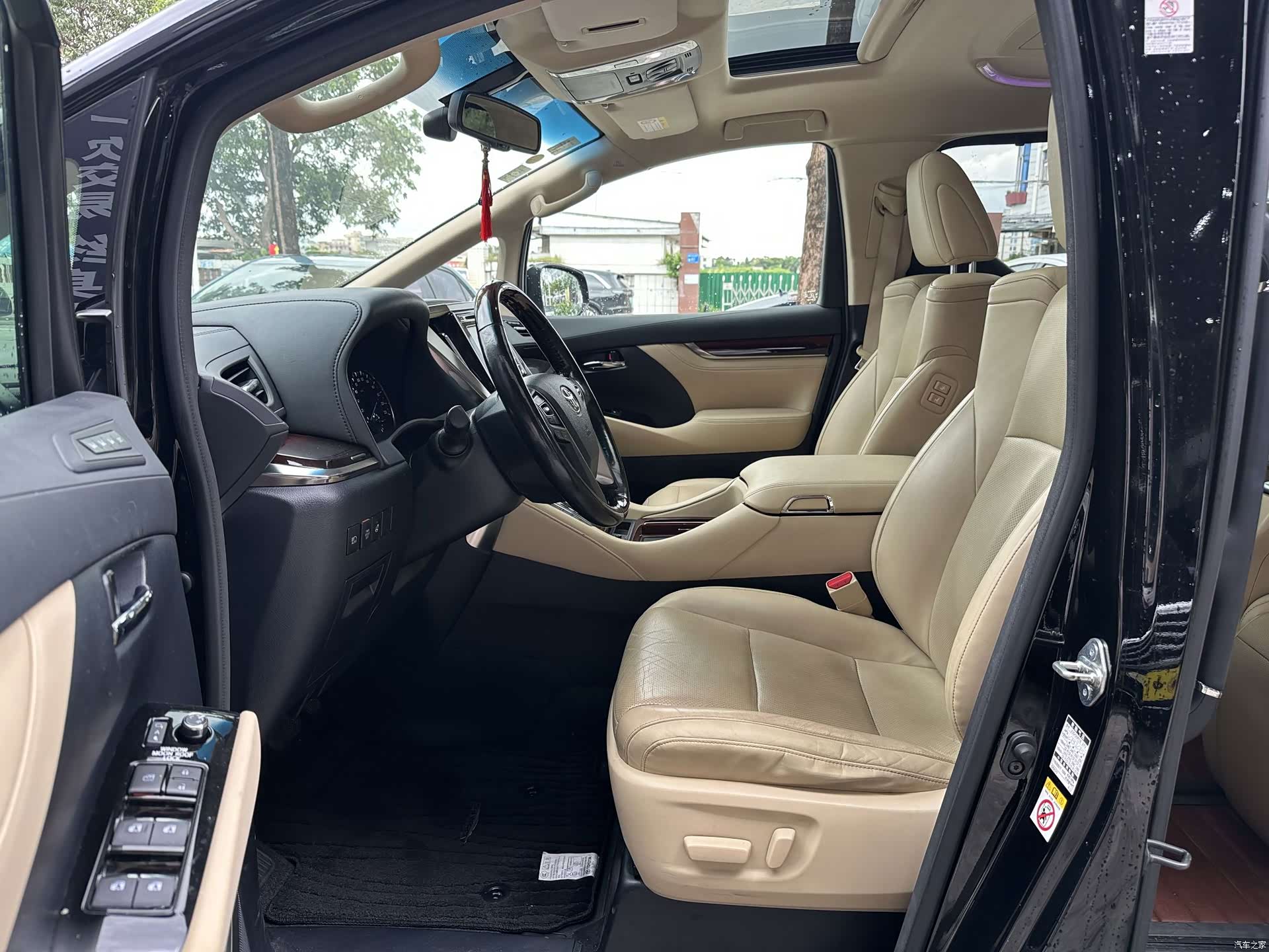 Toyota Alphard, 2017 все фото
